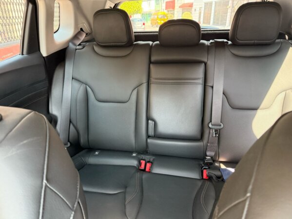 Jeep Compass Altitude 1.3  Turbo 4 Cil 4x2  2024